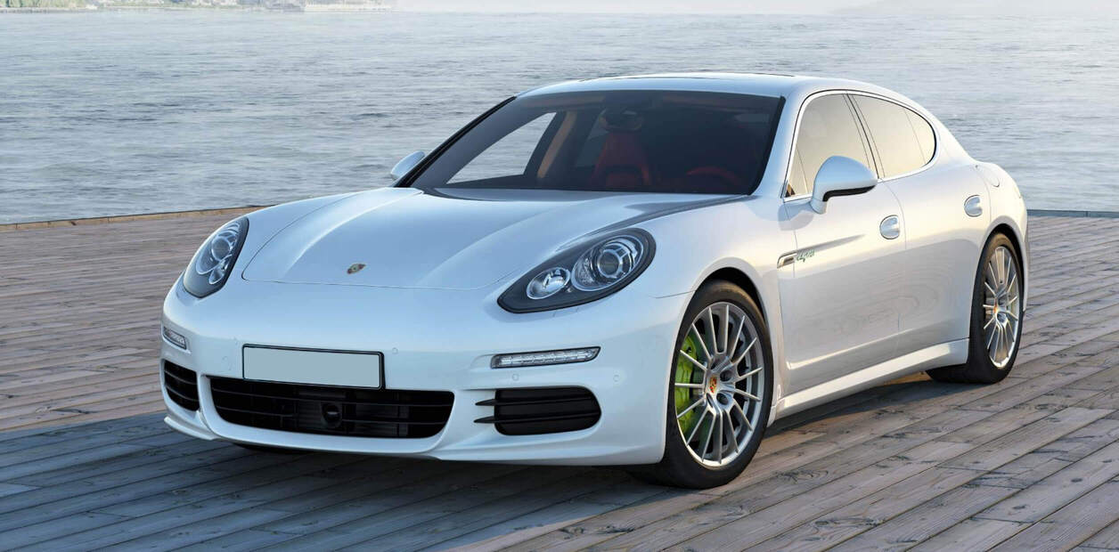 Porsche Panamera Hatchback Plugin Hybrid Green.Car