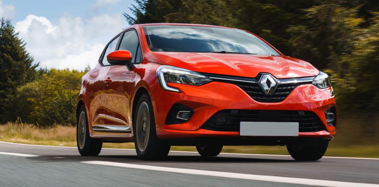 Renault CLIO   Self-Charging Hybrid