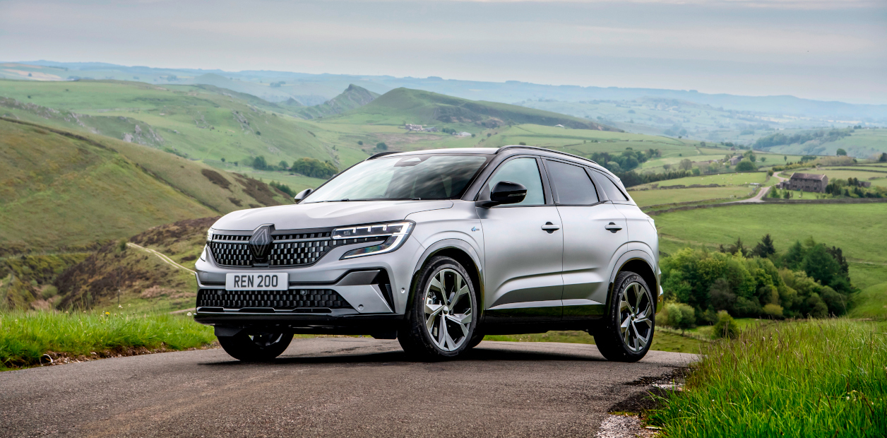 renault-austral-estate-self-charging-hybrid-green-car